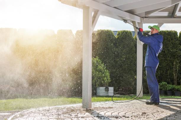 Best Pool Deck Cleaning  in Lindsay, CA